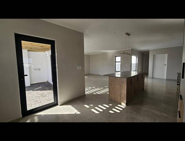 3 BEDROOM HOUSE FOR SALE IN SHELLEY POINT